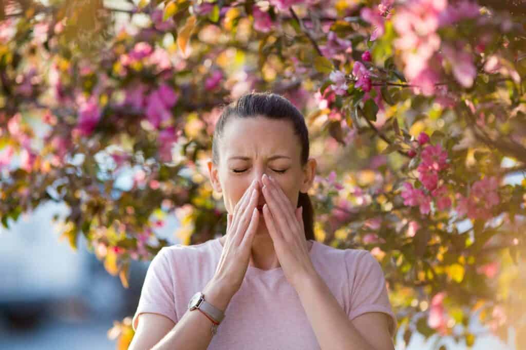 Pollenallergie bei einer jungen Frau